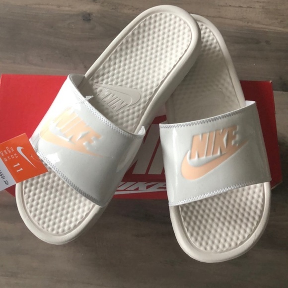Nike Shoes - NWT NIKE BENASSI JDI SLIDE